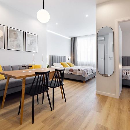 Apartamenty Familijne Kudowa-Zdroj Bagian luar foto